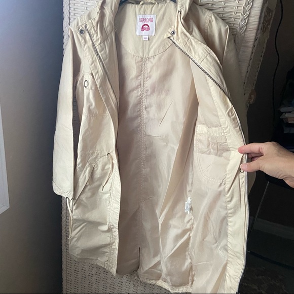 Girls Trench Coat age 11-12 - Picture 8 of 15